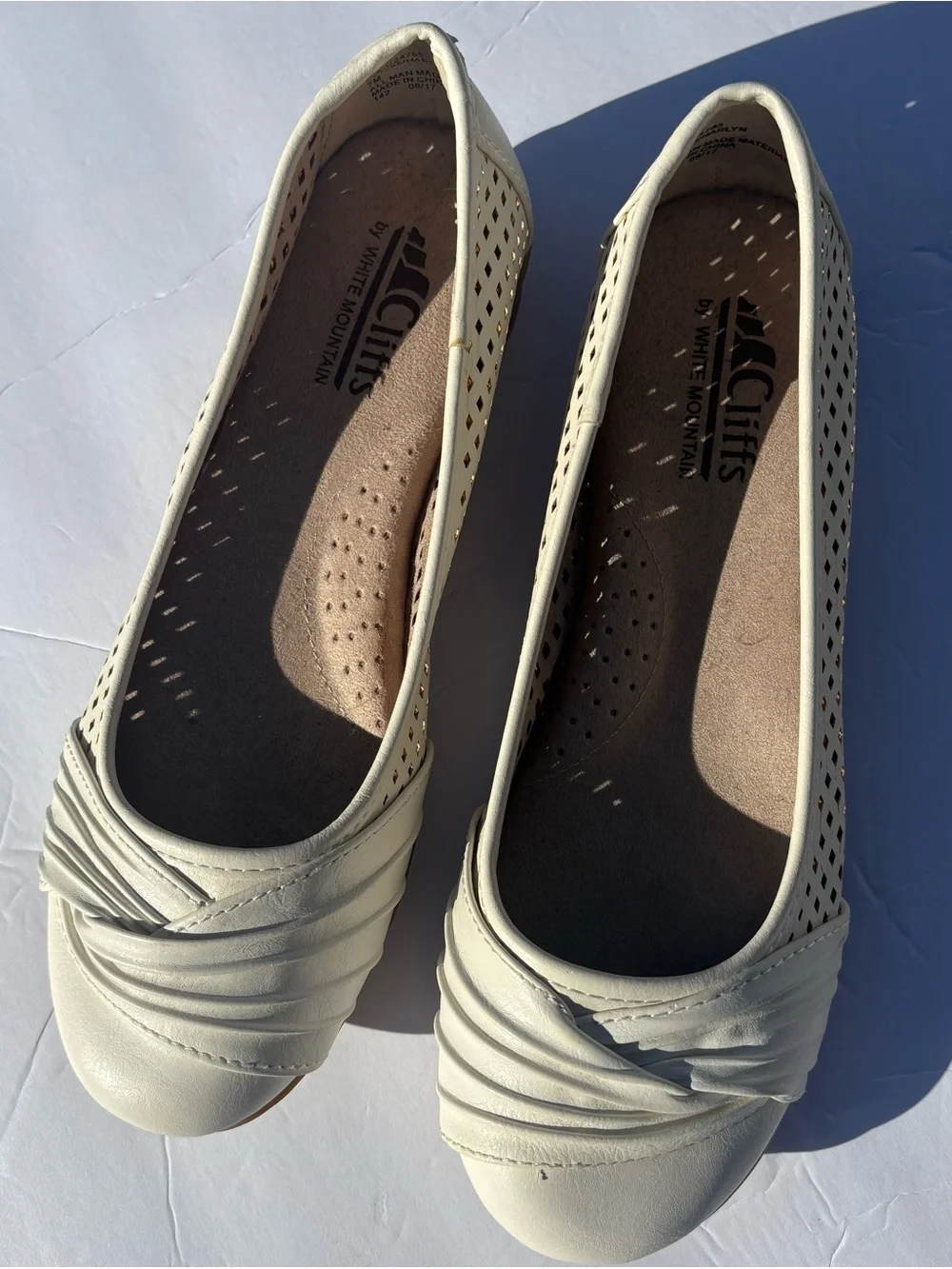 Cliffs by WHITE MOUNTAIN Cream Twisted-Detail Perforated Ballet Flats